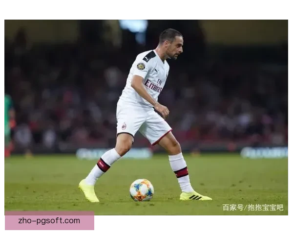 恰尔汗奥卢对阵曼联德甲一战的决定性表现与关键影响全面解析深度剖析
