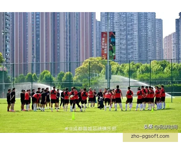 成都蓉城发布新赛季主场草坪维护标准全面对标欧洲五大联赛提升中超比赛环境质量